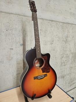 Musicians Gear - Norman B18 Mini Jumbo CW Cherry Burst A/E - DEMO